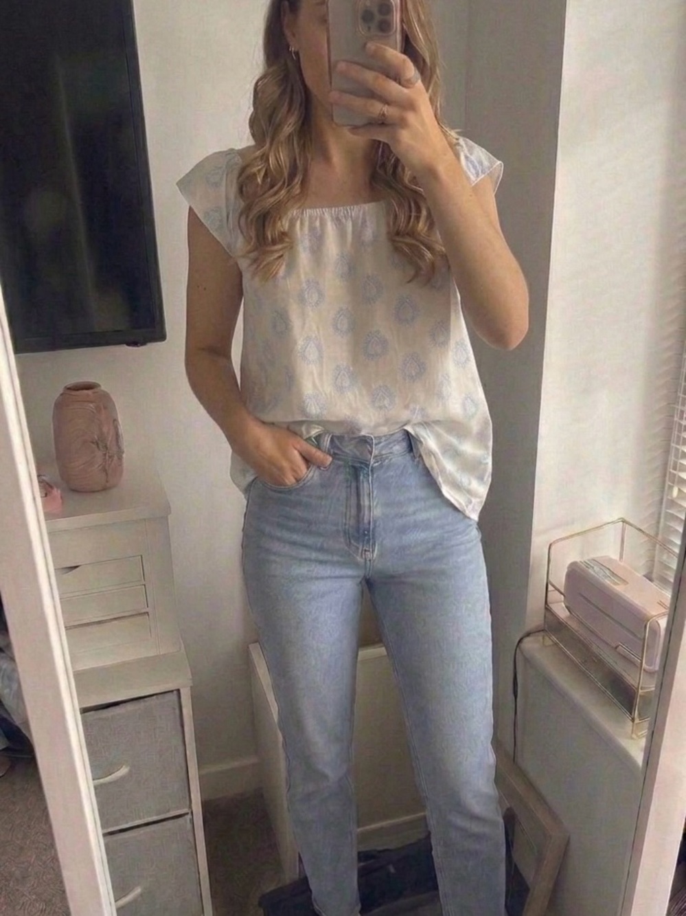 Vineyard Vines White Off-Shoulder Top with Light Blue Print